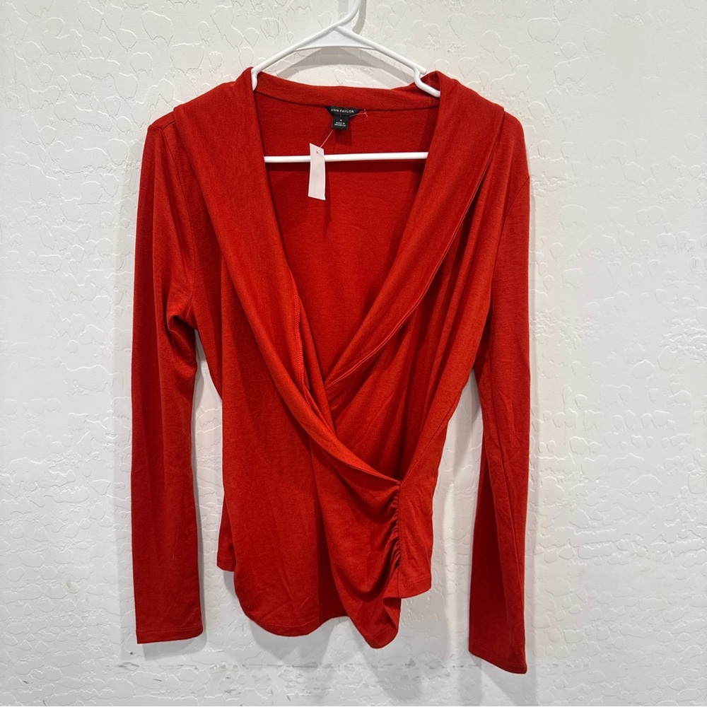 Ann Taylor Draped Knit Blouse Womens Medium Red-Orange Surplice Business Casual